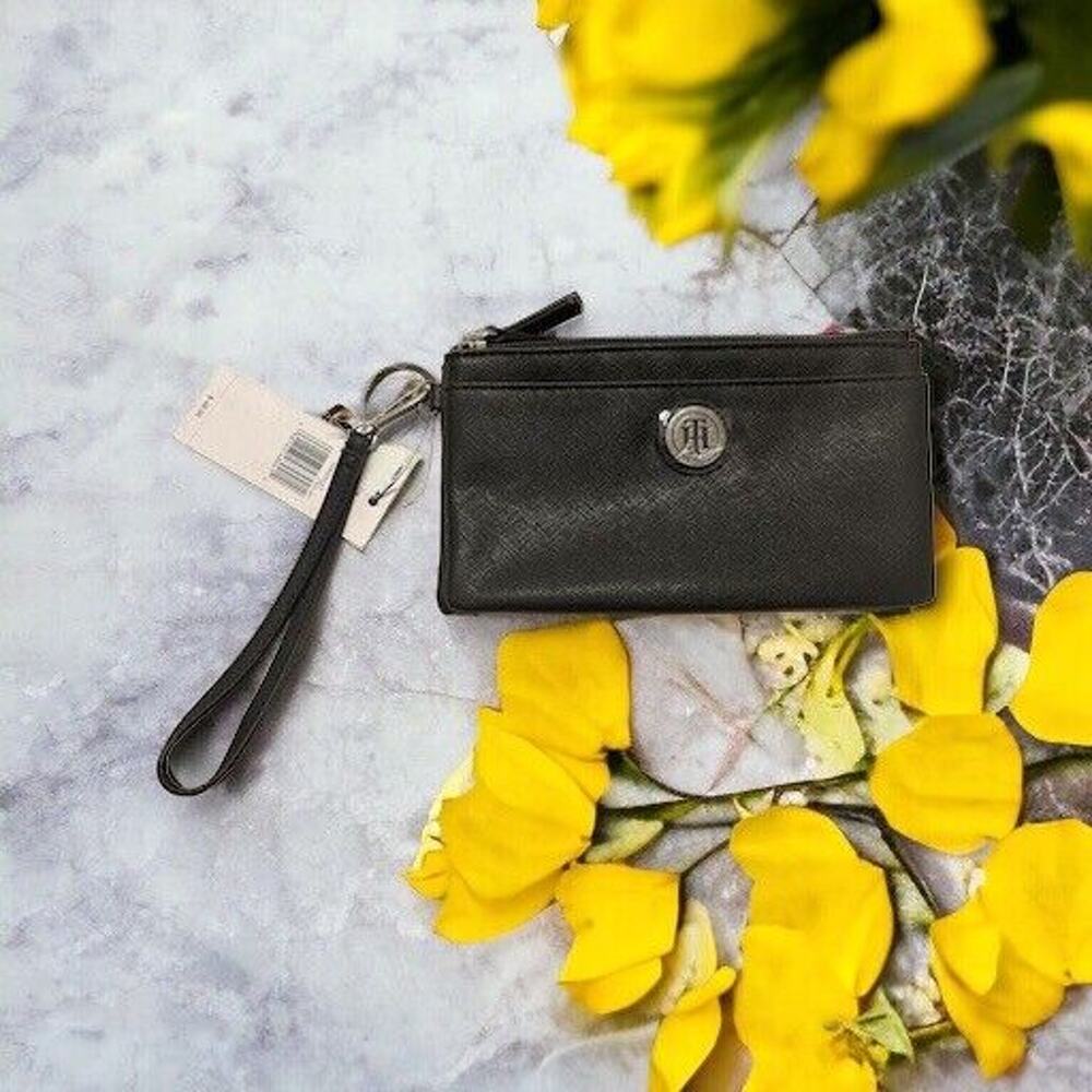 Tommy Hilfiger Wristlet Clutch Handbag Black Silver Hardware NWT‎